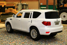 Load image into Gallery viewer, TAY32115013 Tayumo 1:32 Scale Nissan Patrol 4x4 vehicle in white with lights and sound