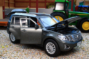 TAY32115015 Tayumo 1:32 Scale Nissan Patrol in Grey Y62 4x4