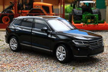 Load image into Gallery viewer, TAY32135013 TAYUMO 132 Scale Volkswagon Touareg with lights and sound