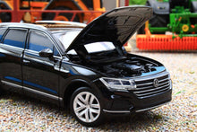 Load image into Gallery viewer, TAY32135013 TAYUMO 132 Scale Volkswagon Touareg with lights and sound