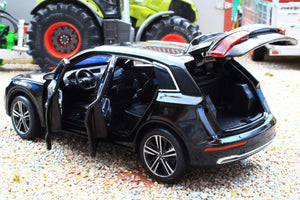 TAY32140022 TAYUMO 1:32 Scale Audi Q5 in Black