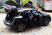 Load image into Gallery viewer, TAY32140022 TAYUMO 1:32 Scale Audi Q5 in Black