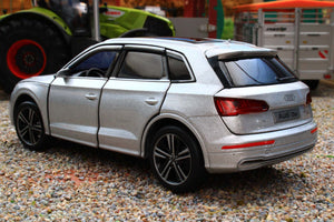 TAY32140024 TAYUMO 132 Scale Audi Q5 in Silver