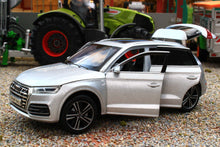 Load image into Gallery viewer, TAY32140024 TAYUMO 132 Scale Audi Q5 in Silver