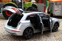 Load image into Gallery viewer, TAY32140024 TAYUMO 132 Scale Audi Q5 in Silver