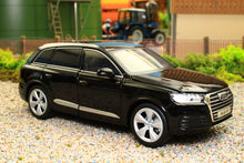 Load image into Gallery viewer, TAY32140025 TAYUMO 1:32 Scale Audi Q7 in Black with lights and sound