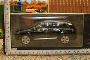 TAY32140025 TAYUMO 1:32 Scale Audi Q7 in Black with lights and sound