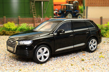 Load image into Gallery viewer, TAY32140025 TAYUMO 1:32 Scale Audi Q7 in Black with lights and sound