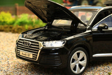 Load image into Gallery viewer, TAY32140025 TAYUMO 1:32 Scale Audi Q7 in Black with lights and sound