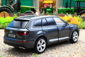 TAY32140028 TAYUMO 1:32 Scale Audi Q7 in Grey
