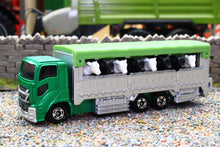 Load image into Gallery viewer, TCAX798323 TOMY Small Scale Lorry Cattle Transporter with Cows