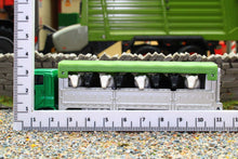 Load image into Gallery viewer, TCAX798323 TOMY Small Scale Lorry Cattle Transporter with Cows