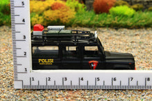 Load image into Gallery viewer, TSMMGT00522R MINIGT 1:64 Scale Land Rover Defender 110 Mobile Brigade Corps