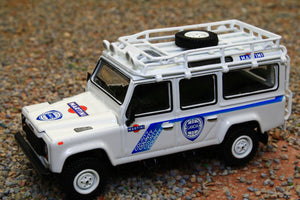 TSMMGT00558L MINIGT 1:64 Scale Land Rover Defender 110 1991 Safari Rally Martini Racing Support Vehicle