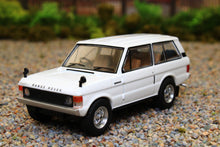 Load image into Gallery viewer, TSMMGT00658R MINIGT 1:64 scale Range Rover Davos White