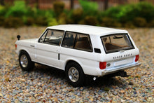 Load image into Gallery viewer, TSMMGT00658R MINIGT 1:64 scale Range Rover Davos White