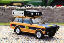 Load image into Gallery viewer, TSMMGT01311BL MINI GT 1:64 Scale Range Rover 1981 Camel Trophy Sumatra (N. Sudmann &amp; F. Hofmann) in Blister Pack