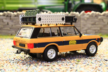 Load image into Gallery viewer, TSMMGT01311 MINI GT 1:64 Scale Range Rover 1981 Camel Trophy Sumatra (N. Sudmann &amp; F. Hofmann)
