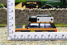 Load image into Gallery viewer, TSMMGT01311 MINI GT 1:64 Scale Range Rover 1981 Camel Trophy Sumatra (N. Sudmann &amp; F. Hofmann)