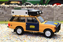 Load image into Gallery viewer, TSMMGT01312 MINIGT 1:64 Scale Range Rover 1981 Camel Trophy Sumatra (H.Fischer &amp; W. Bays)