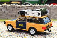 Load image into Gallery viewer, TSMMGT01312 MINIGT 1:64 Scale Range Rover 1981 Camel Trophy Sumatra (H.Fischer &amp; W. Bays)