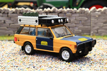 Load image into Gallery viewer, TSMMGT01312 MINIGT 1:64 Scale Range Rover 1981 Camel Trophy Sumatra (H.Fischer &amp; W. Bays)