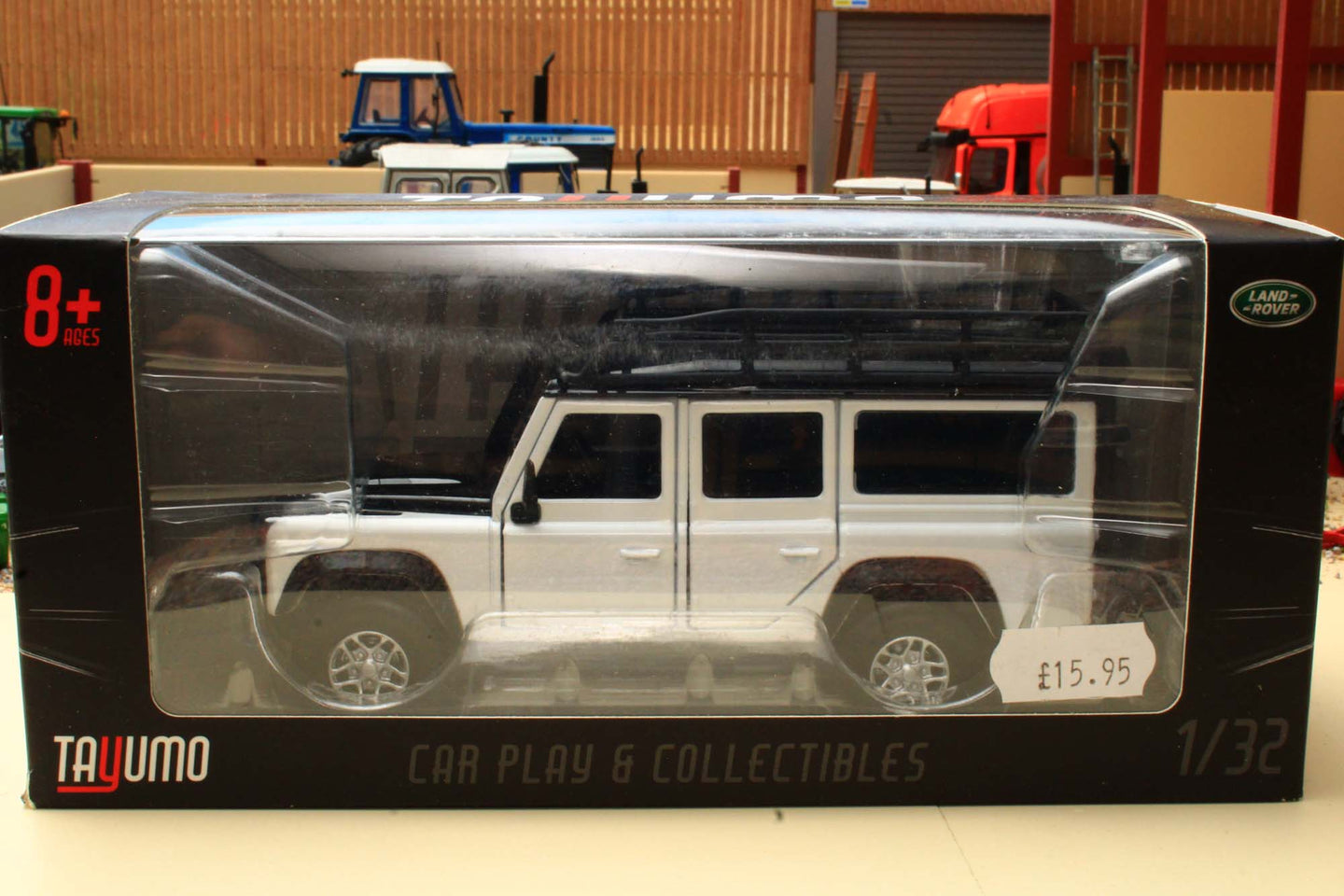 Tayumo 1:32 Scale Land Rover Defender 110 4x4 in White BOX NOT 100%