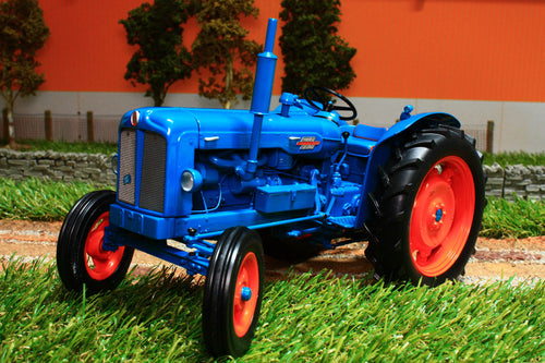 UH2640 Unversal Hobbies 1:16 Scale Fordson Power Major