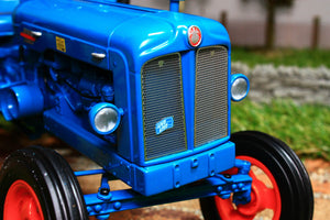 UH2640 Unversal Hobbies 1:16 Scale Fordson Power Major