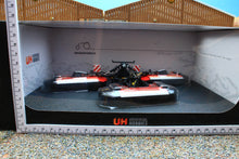Load image into Gallery viewer, UH2903 Universal Hobbies Vicon Solid 431F and CM909 front and rear mounted mower set