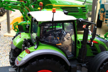 Load image into Gallery viewer, UH5231 Universal Hobbies Fendt 724 Vario 4wd Tractor Nature Green