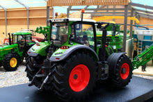 Load image into Gallery viewer, UH5231 Universal Hobbies Fendt 724 Vario 4wd Tractor Nature Green