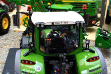 Load image into Gallery viewer, UH5231 Universal Hobbies Fendt 724 Vario 4wd Tractor Nature Green