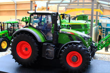 Load image into Gallery viewer, UH5231 Universal Hobbies Fendt 724 Vario 4wd Tractor Nature Green