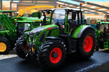 Load image into Gallery viewer, UH5231 Universal Hobbies Fendt 724 Vario 4wd Tractor Nature Green