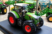 Load image into Gallery viewer, UH5231 Universal Hobbies Fendt 724 Vario 4wd Tractor Nature Green