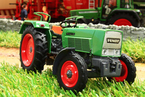 Uh5270 Universal Hobbies Fendt Farmer 3S Tractor Tractors And Machinery (1:32 Scale)