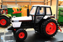 Load image into Gallery viewer, UH5361 Universal Hobbies 1:32 Scale Case IH 1594 2WD Tractor (1983-1985)
