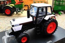 Load image into Gallery viewer, UH5361 Universal Hobbies 1:32 Scale Case IH 1594 2WD Tractor (1983-1985)