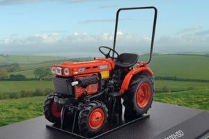 UH6393 Universal Hobbies 1:32 Scale Kubota B7100HSD Compact 4WD Tractor