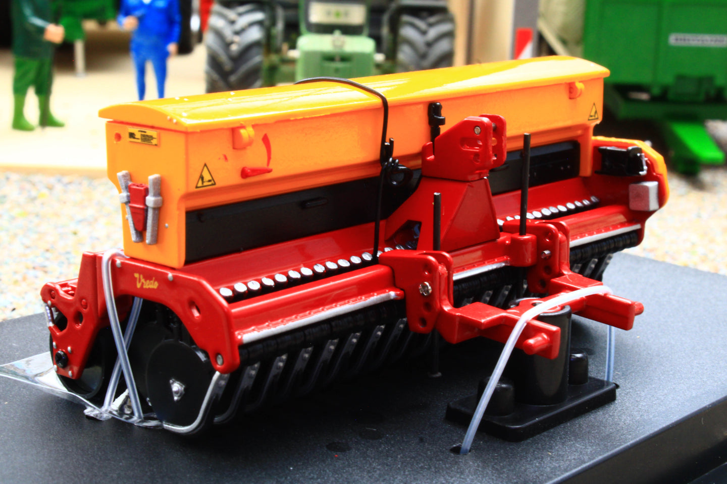 UH6487 Universal Hobbies 1:32 Scale Vredo Agri 290 Overseeder Limited Edition