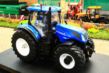 Load image into Gallery viewer, UH6604 Universal Hobbies 1:32 Scale New Holland T7.300 Auto Command Tractor (2023)