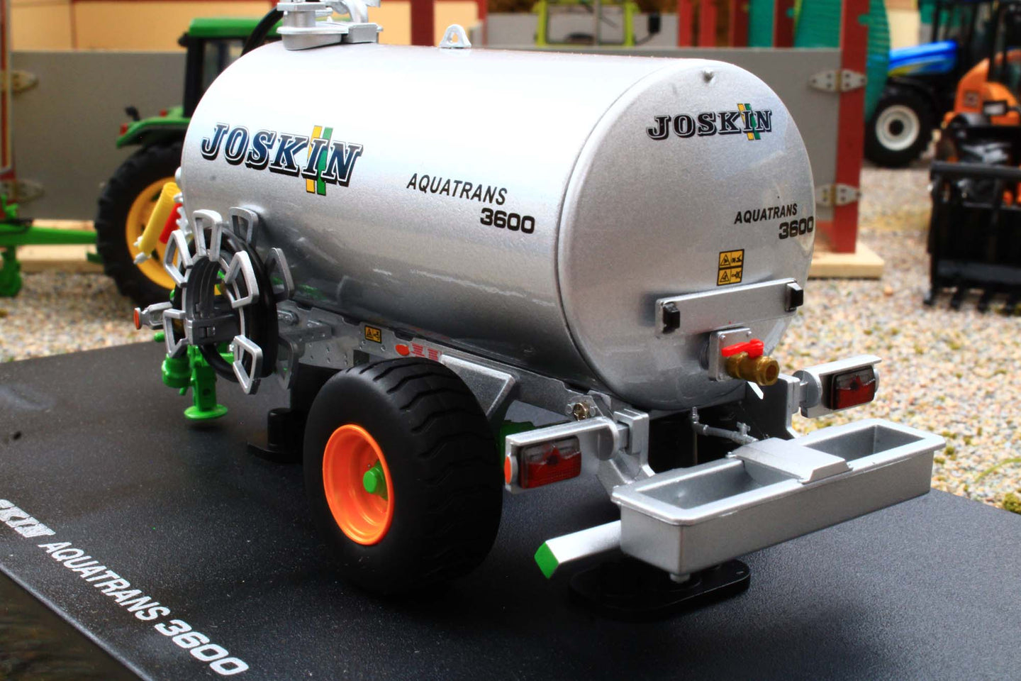 UH6620 Universal Hobbies Joskin Aquatrans 3600 Water Bowser