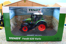 Load image into Gallery viewer, UH6666 Universal Hobbies Fendt 620 Vario Tractor