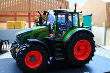 Load image into Gallery viewer, UH6666 Universal Hobbies Fendt 620 Vario Tractor