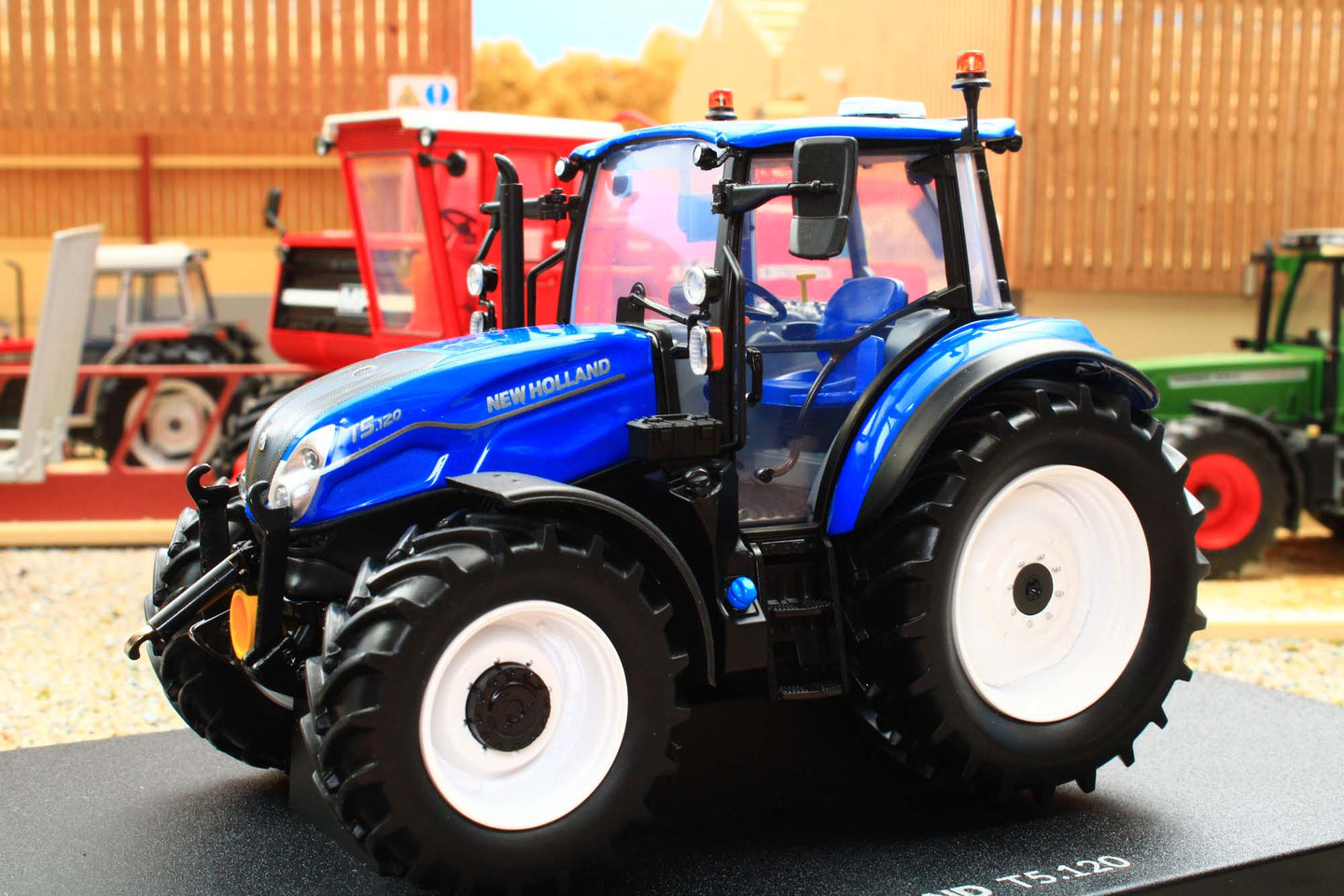 UH6678 Universal Hobbies 1:32 Scale New Holland T5.120 Dual Command 4WD Tractor