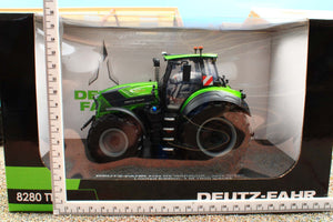 UH6686 Universal Hobbies Deutz-Fahr 8280 Warrior Tractor Ltd EditIon in Metallic Green