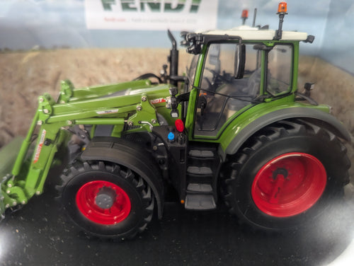 UH6688 Universal Hobbies Fendt 618 Vario Tractor with Loader