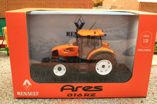 Load image into Gallery viewer, UH6729 Universal Hobbies 1:32 Scale Renault Ares 816RZ 4WD Tractor