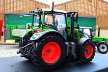 Load image into Gallery viewer, UH6740 Universal Hobbies 1:32 Scale Fendt 516 Vario 4WD Tractor